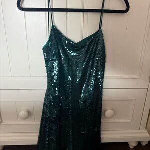 Zara Emerald Sequin Dress - perfect holiday fit!